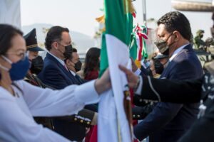 Mauricio Kuri encabezó ceremonia conmemorativa del Día de la Bandera