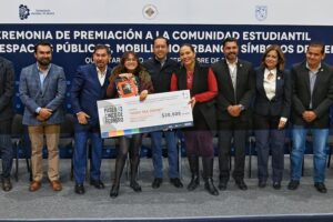 Entregan premiación de Concursos de la Comunidad Estudiantil “Paseo 5 de Febrero”