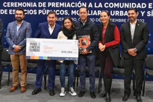 Entregan premiación de Concursos de la Comunidad Estudiantil “Paseo 5 de Febrero”